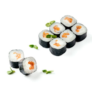 Классический ролл с лососем и сыром